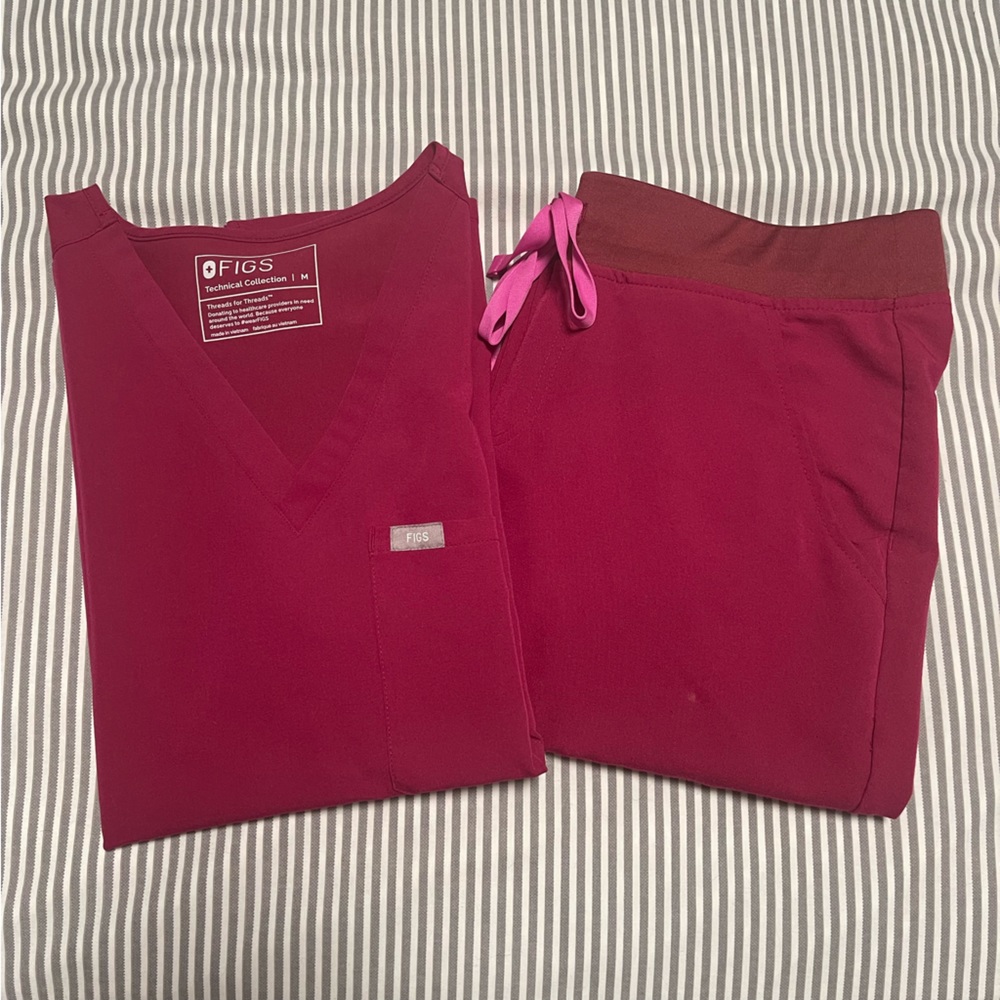 Dark Magenta FIGS medium scrub set